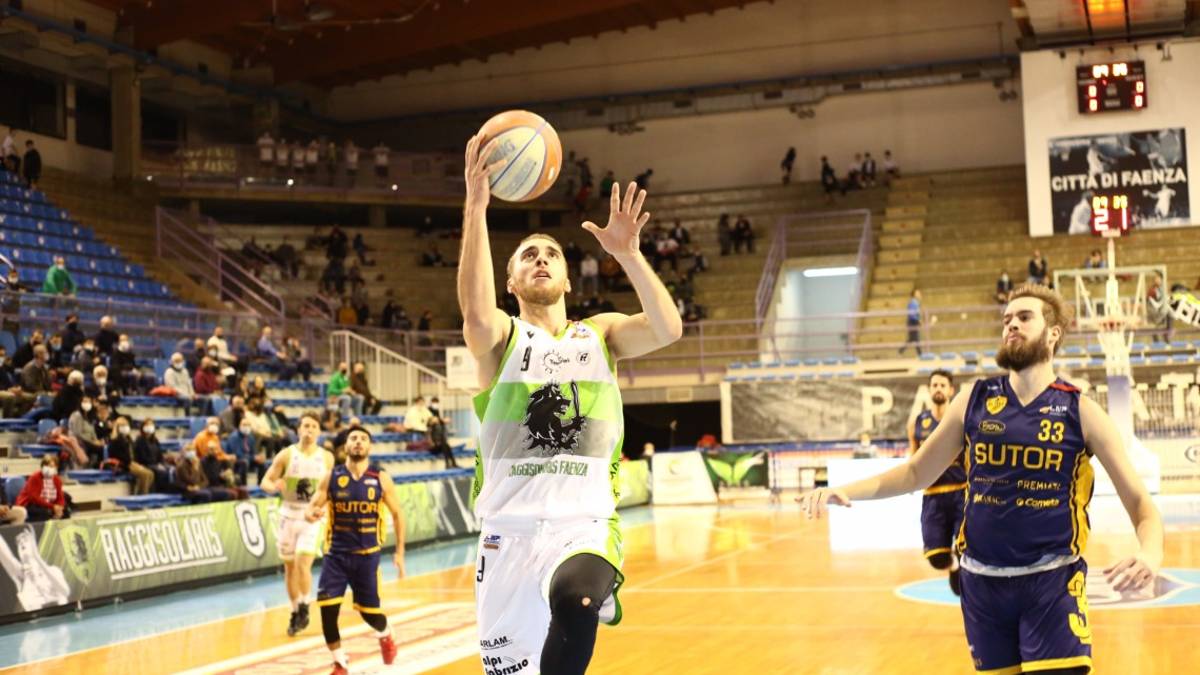 Basket B, i Raggisolaris dal fanalino di coda Sutor