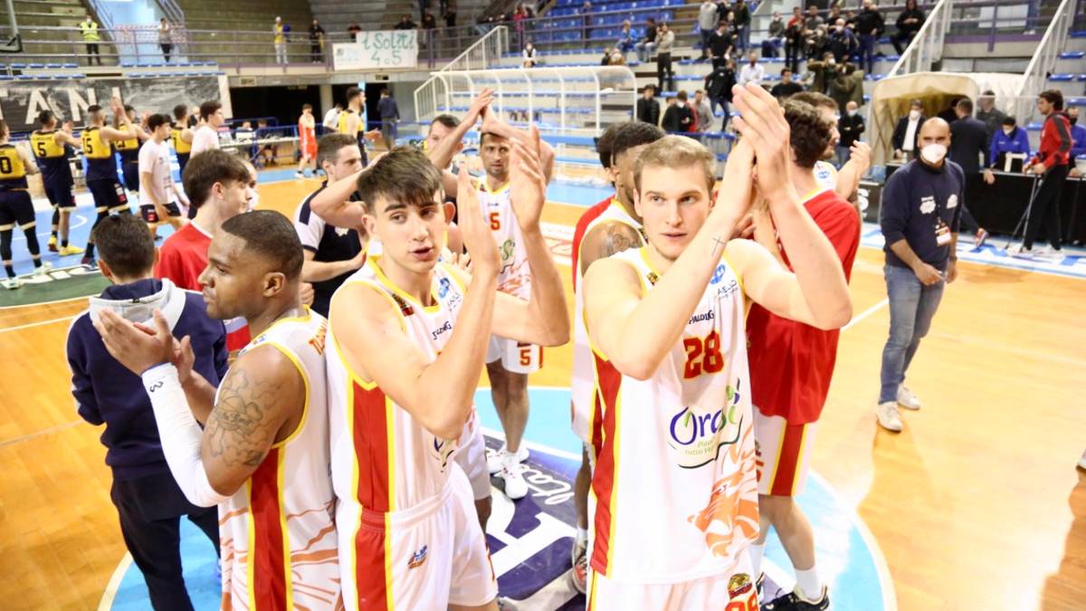 Basket A2 play-off, l'OraSì schianta Torino in garauno (82-71) VIDEO