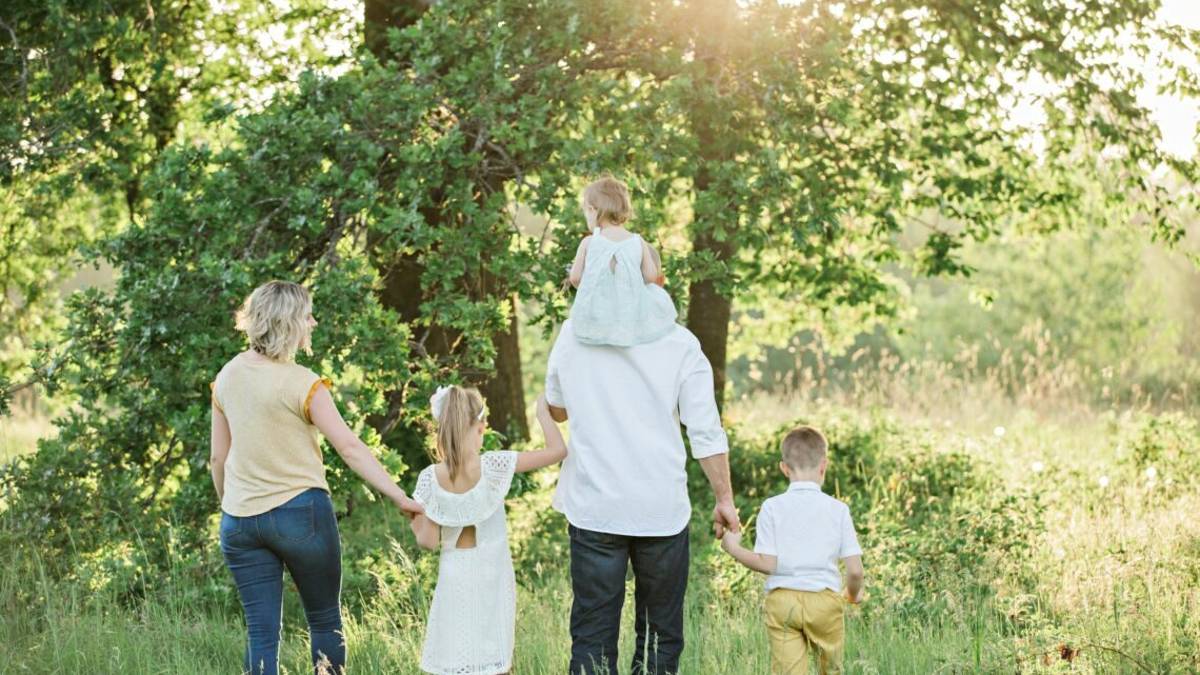Pari. La famiglia: cellula sociale a rischio, o rischiosa?