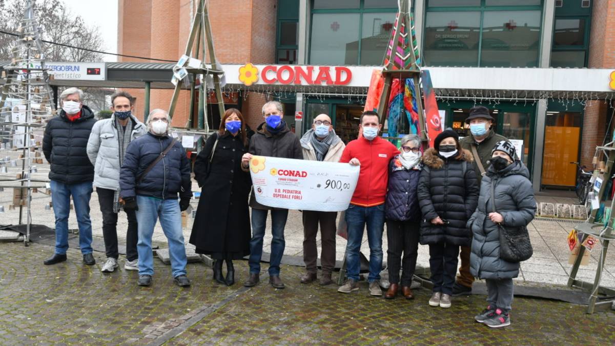 Forlì, dono del Conad Stadium al reparto di Pediatria