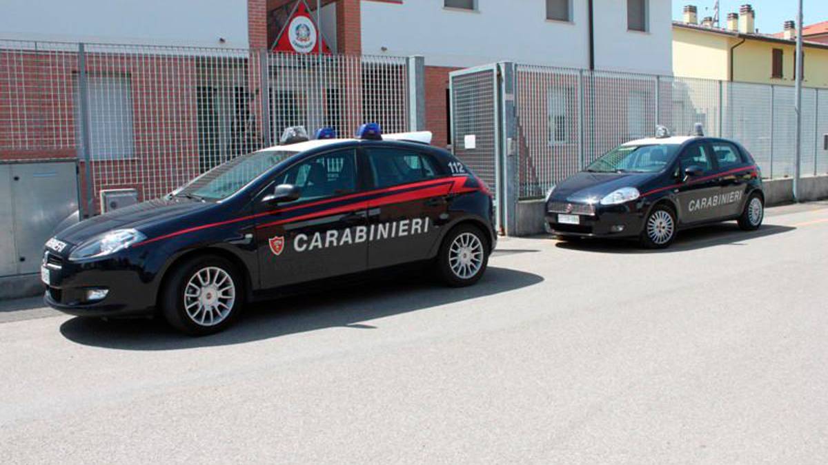 Massa Lombarda, sorpreso al parco con 300 grammi di hashish, 20enne nei guai