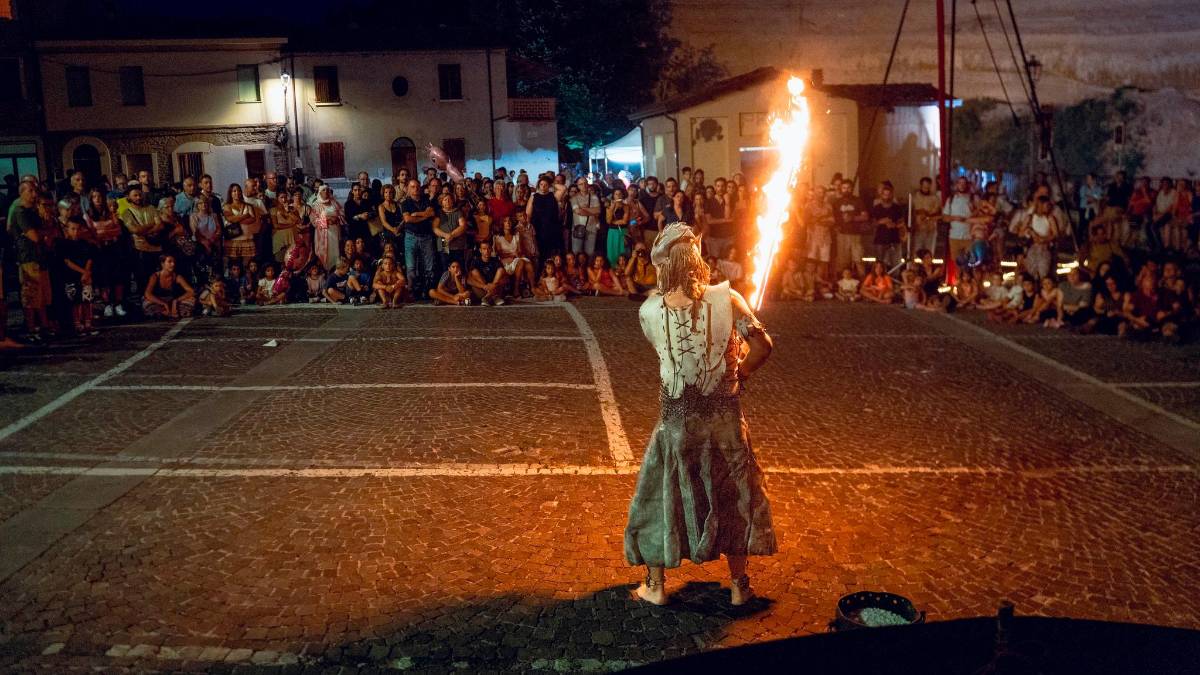 Spettacoli fino a notte inoltrata