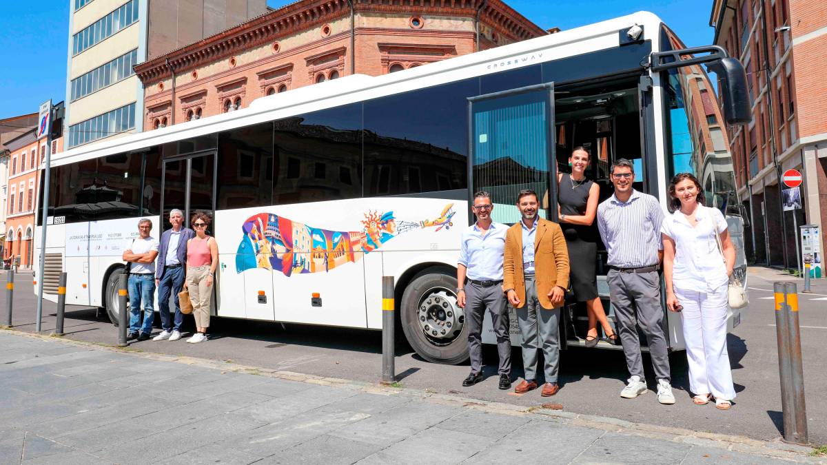 Lugo, un autobus per promuovere museo Baracca e teatro Rossini