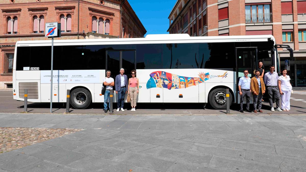 Lugo, un autobus per promuovere museo Baracca e teatro Rossini