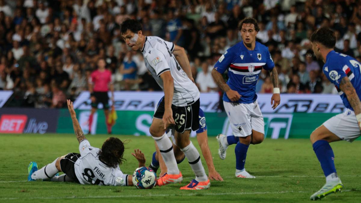 Dimitri Bisoli durante Cesena-Sampdoria 1-1 (Zanotti)