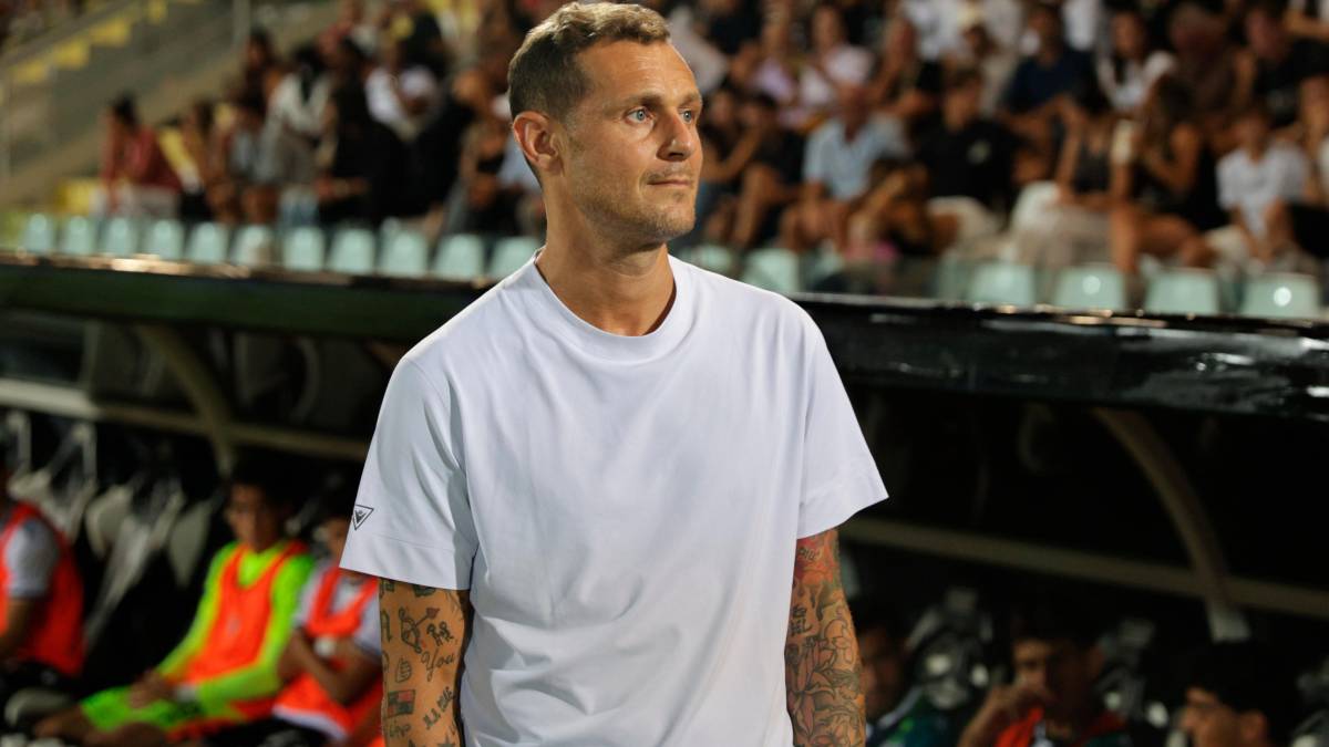 L’allenatore del Cesena Alessandro Diamanti