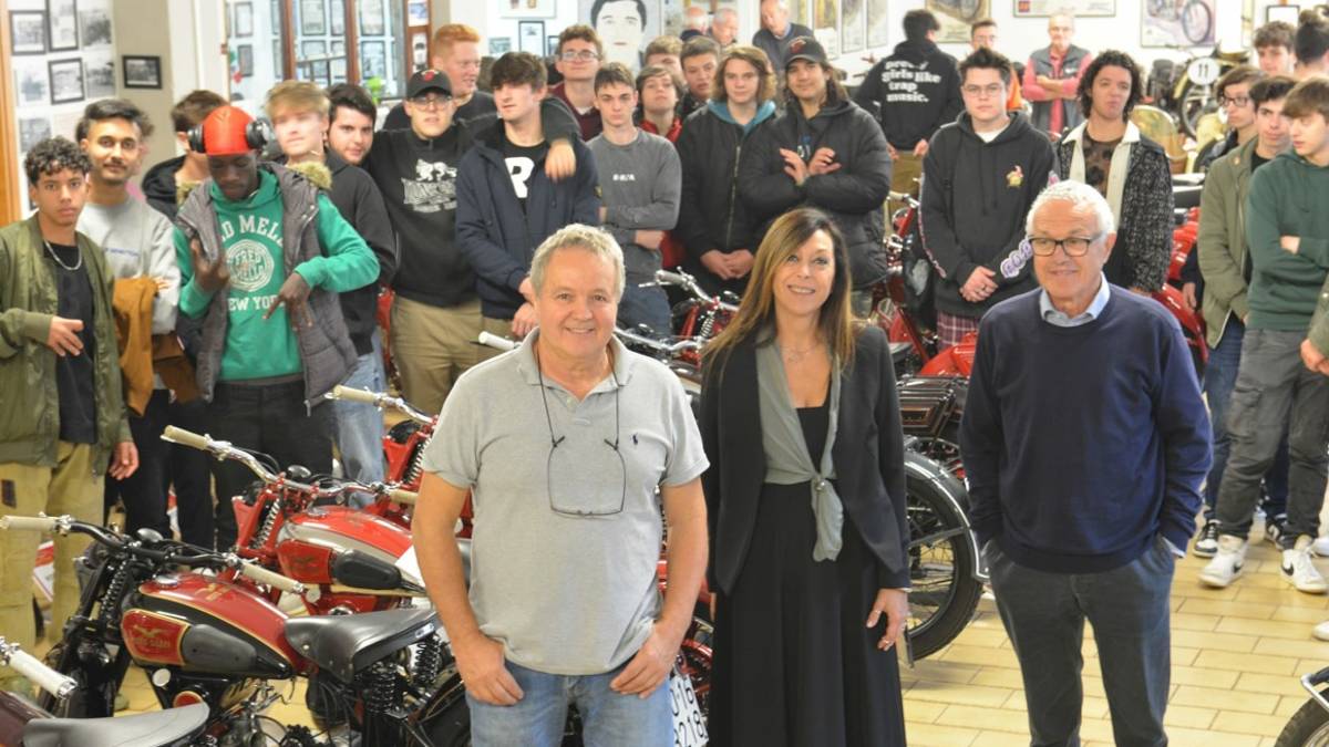 Gli studenti del Vassallo in visita al museo Guzzi di Forlimpopoli
