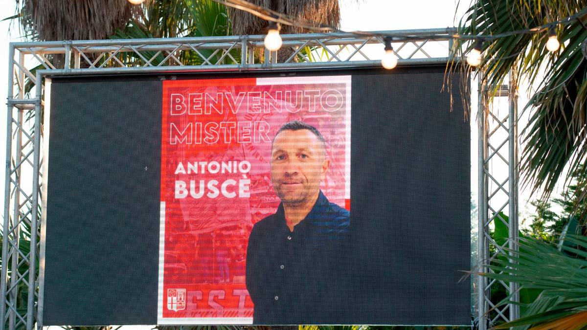L’annuncio di Antonio Buscè tecnico del Rimini il 26 maggio foto MOROSETTI