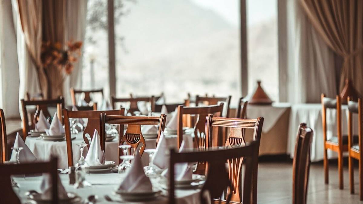 Riccione, l'hotel non trova dipendenti: Stanno a casa con i sussidi e rifiutano 1700 euro al mese
