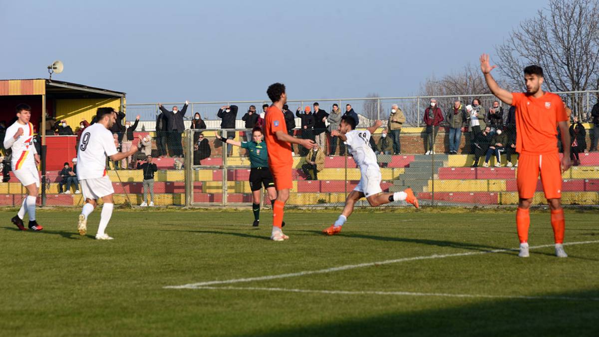 Calcio serie D, la Sammaurese sorprende il Ravenna, ko interno del Forlì