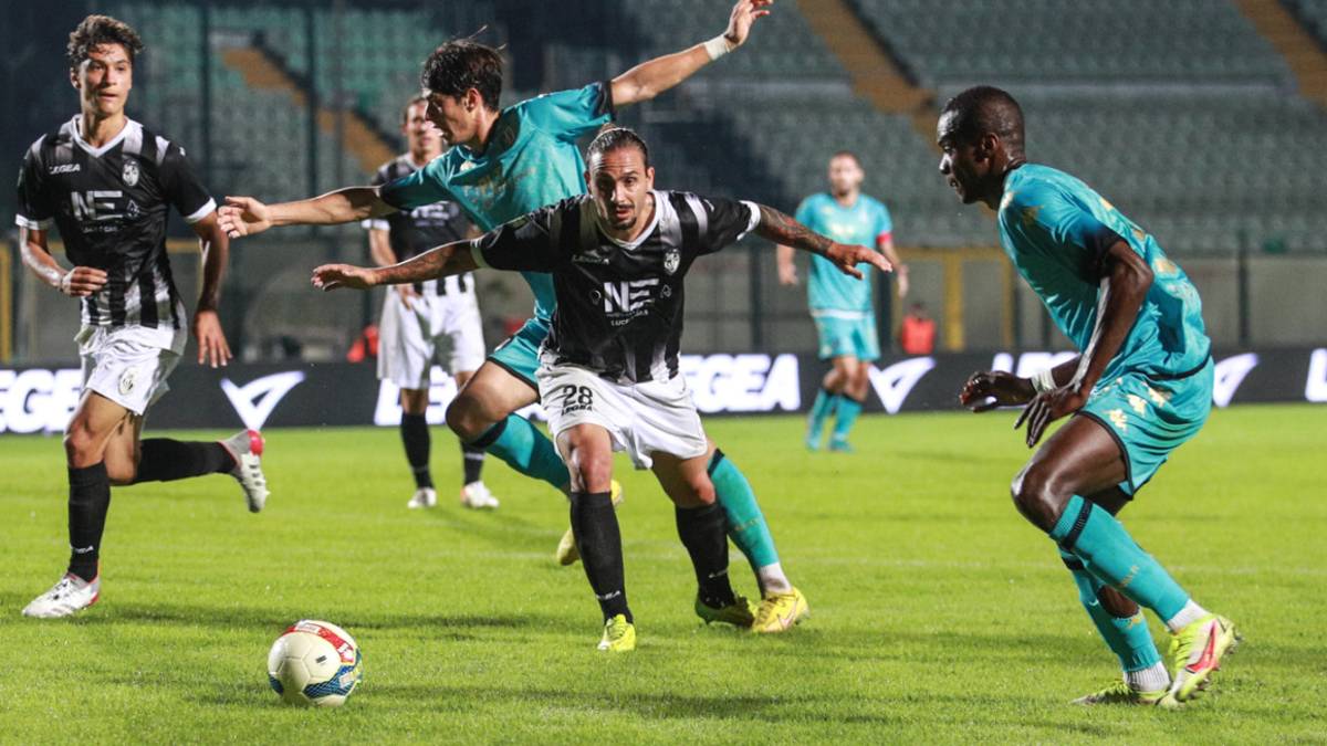 Calcio C, alle 20 è finalmente arrivato il via libera del Siena: Silvestri è un nuovo difensore del Cesena