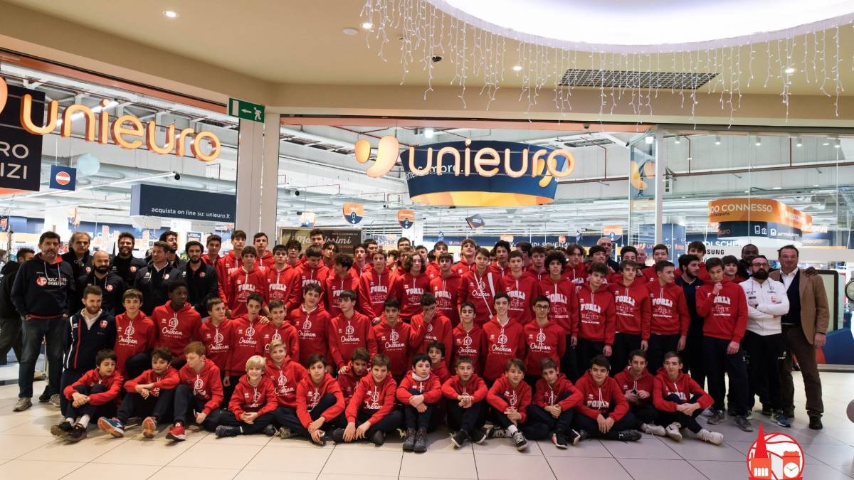 Basket, tempo di festa per i giovani dell'Unieuro
