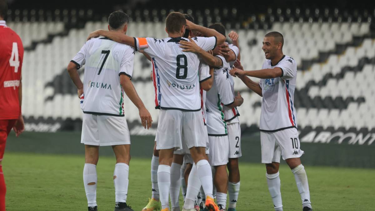 Calcio C, Spettacolo Cesena: abbatte il Padova 4-1 con gol di Calderoni, De Rose e doppietta di Ferrante