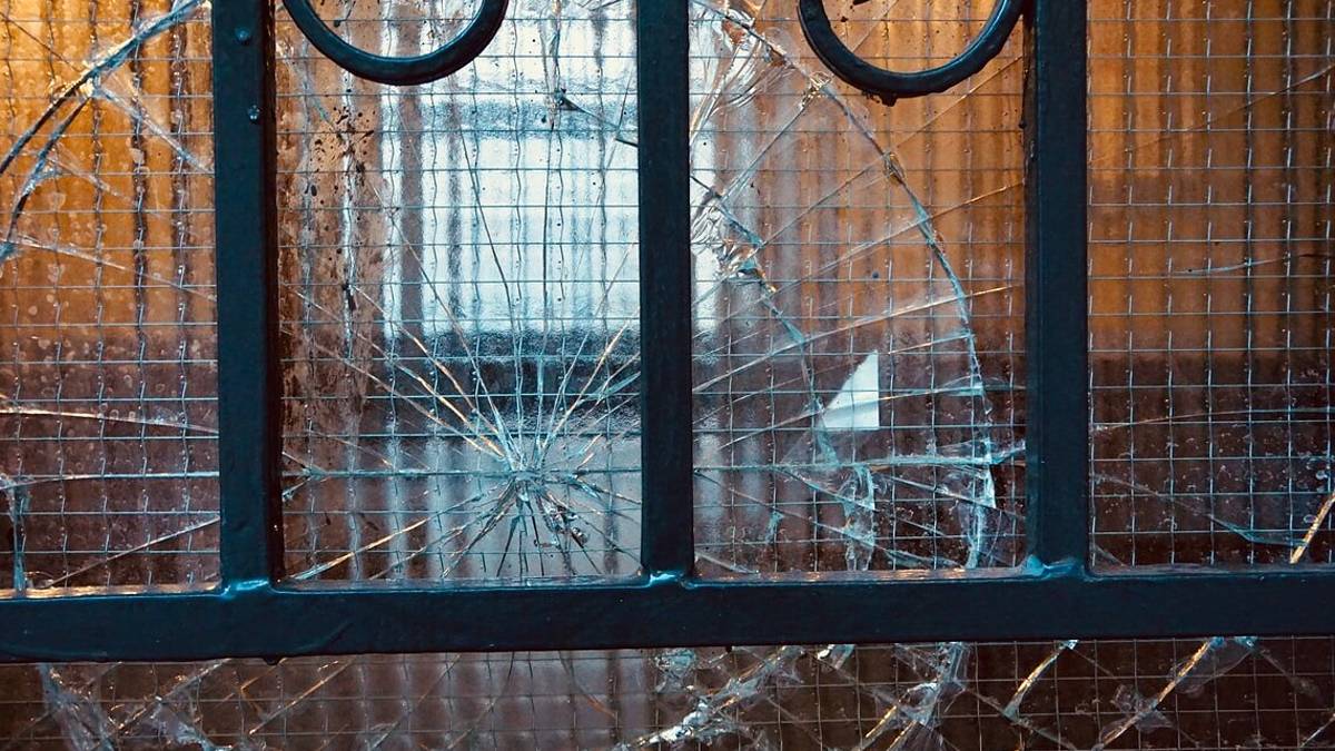 Santarcangelo, sfondate le inferriate: ladri in casa in pieno giorno