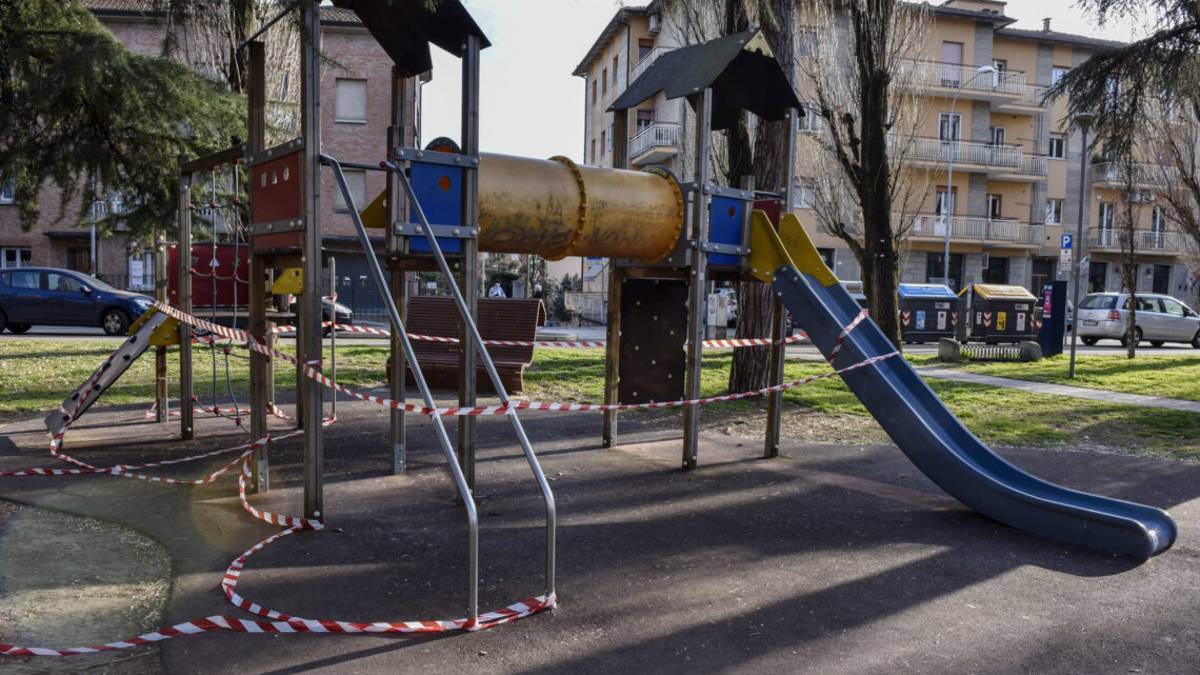 Imola, decine di segnalazioni nel primo giorno di zona rossa
