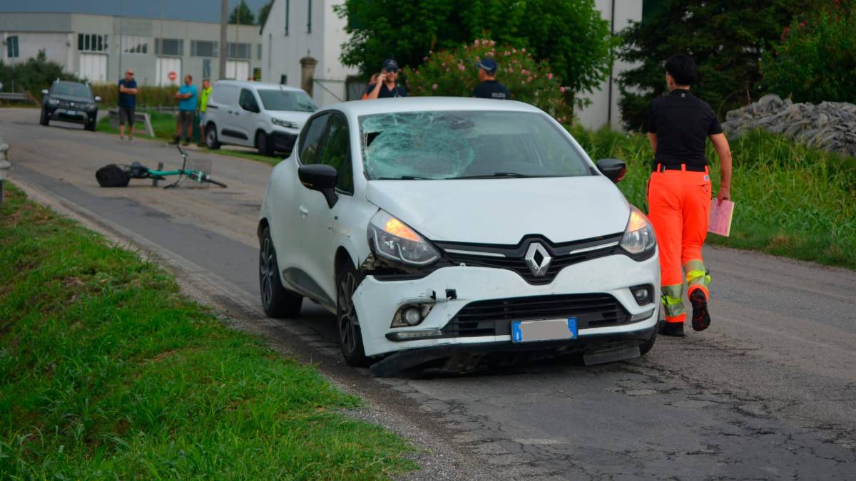 Alfonsine, incidente: travolta da un’auto mentre è in sella alla sua bici, grave donna di 76 anni