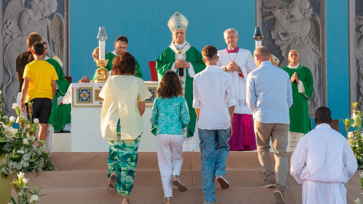Rimini, le promesse del vescovo Anselmi a Papa Leone: “Sistemeremo il campo da calcio per i fratelli carcerati e ci impegneremo per Gaza”