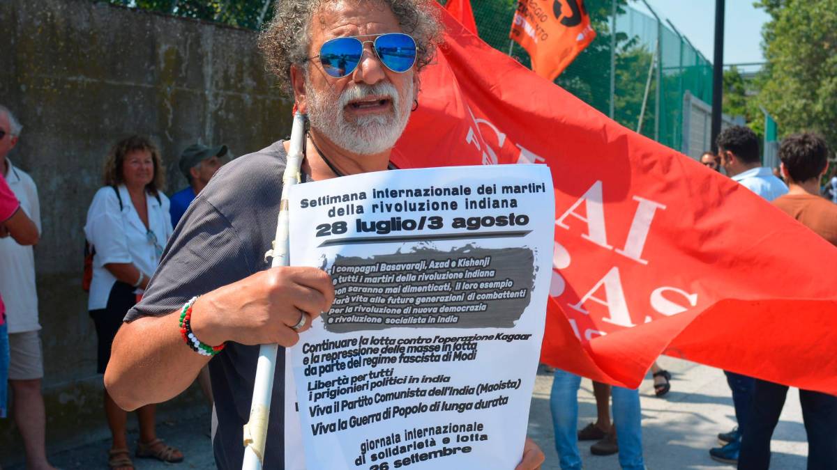 Ravenna, presidio contro l’uso del porto per la guerra GALLERY