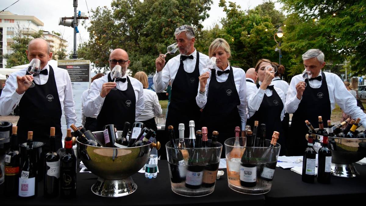 Riccione, domani Tramonto DiVino con le eccellenze di 80 cantine