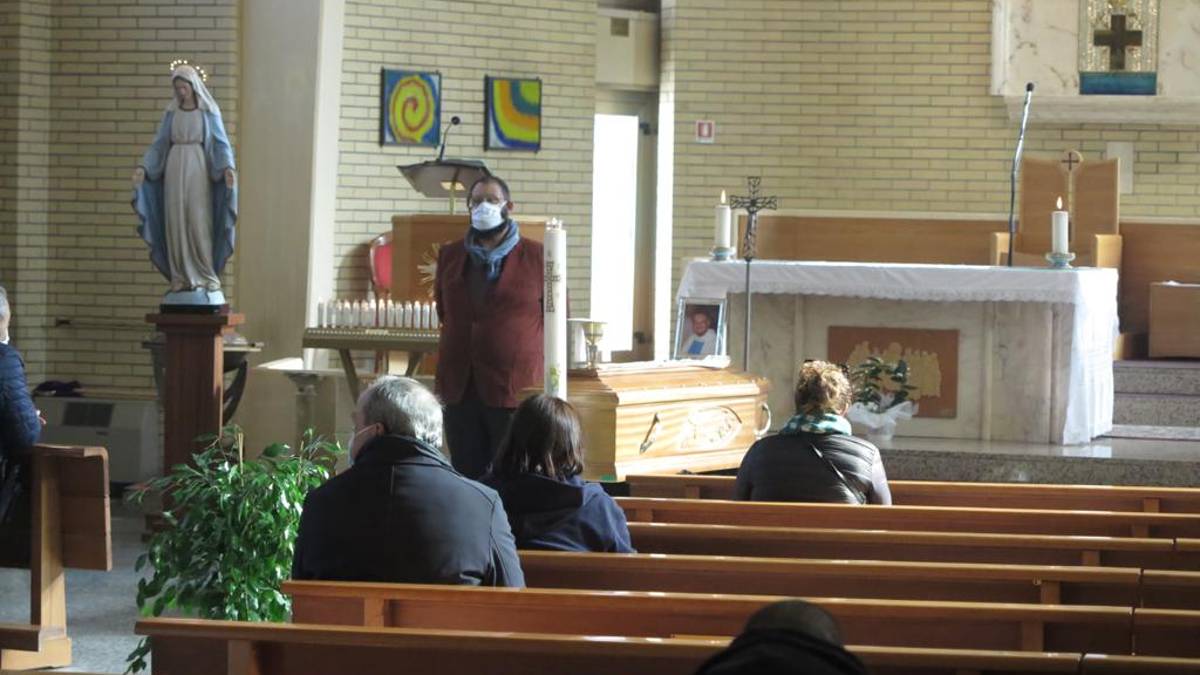 Riccione. Funerale di don Giorgio, domani messa del vescovo