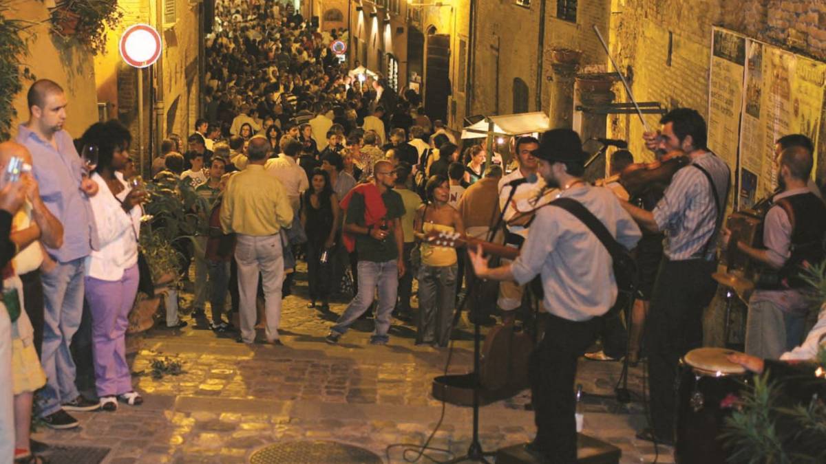 Santarcangelo. Calici porta buon cibo e i vini delle migliori cantine. Come cambia la viabilità