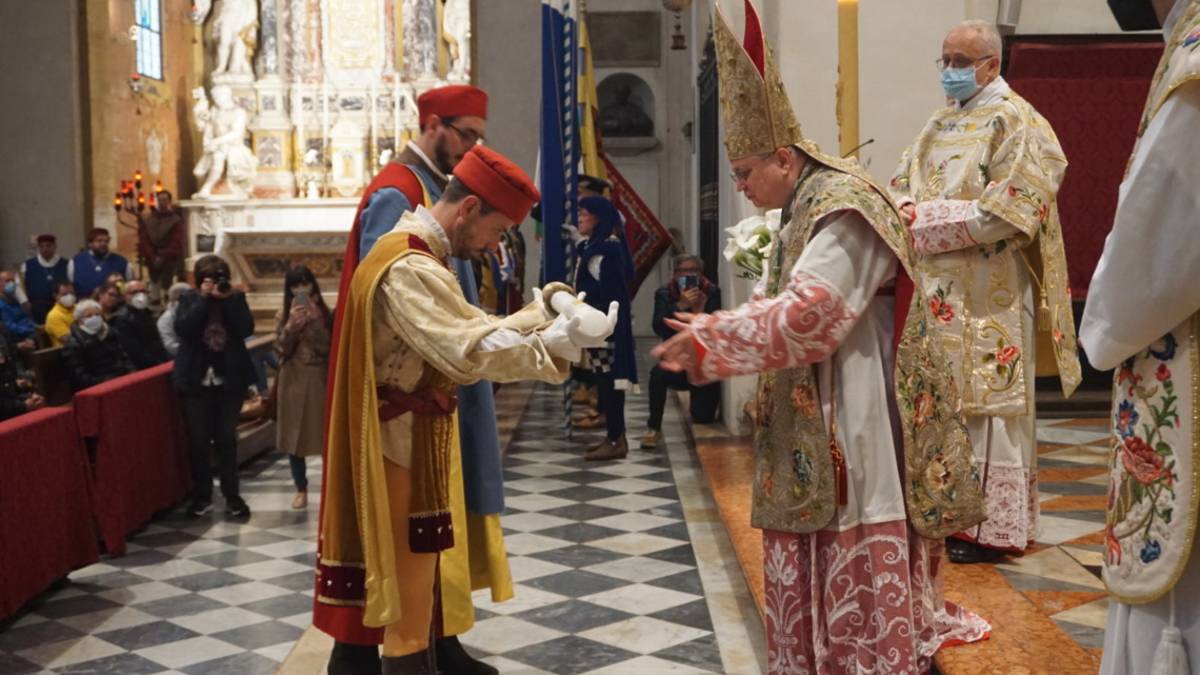 Faenza, aperte le manifestazioni del Palio: la donazione dei ceri