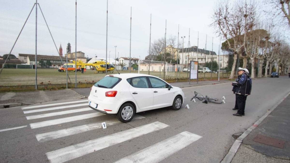 Russi, 13enne investito da un'auto mentre va a scuola