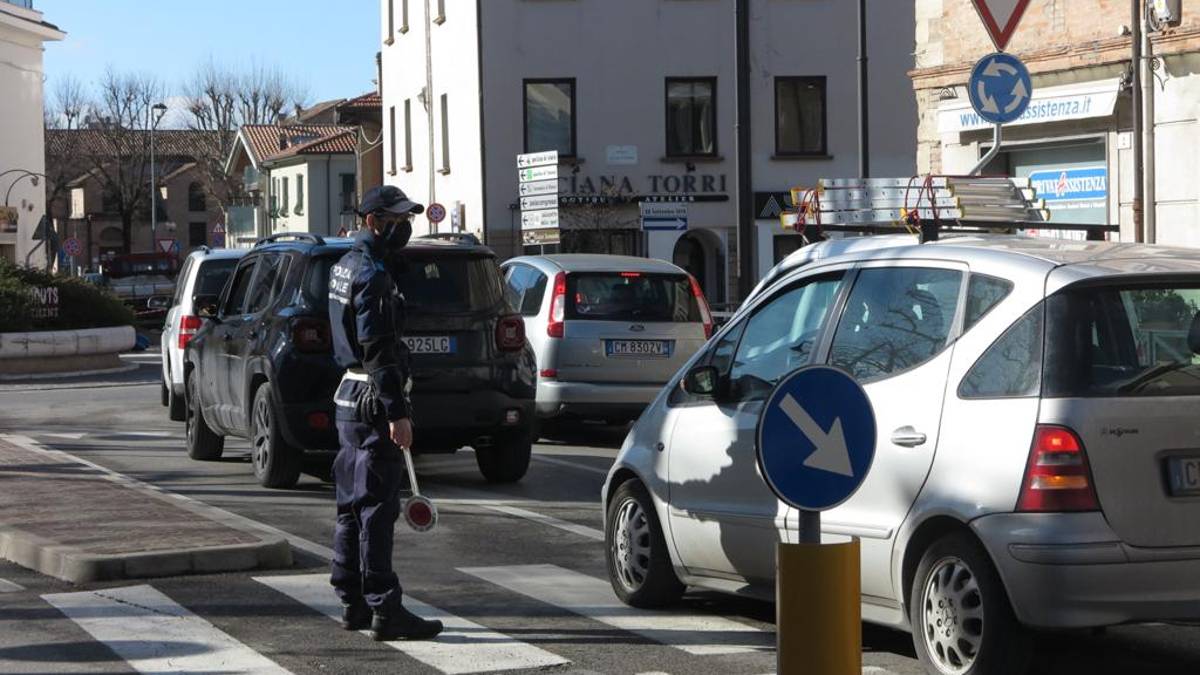 Chiusa via Gueritti, traffico di Rimini in tilt / Video e Foto
