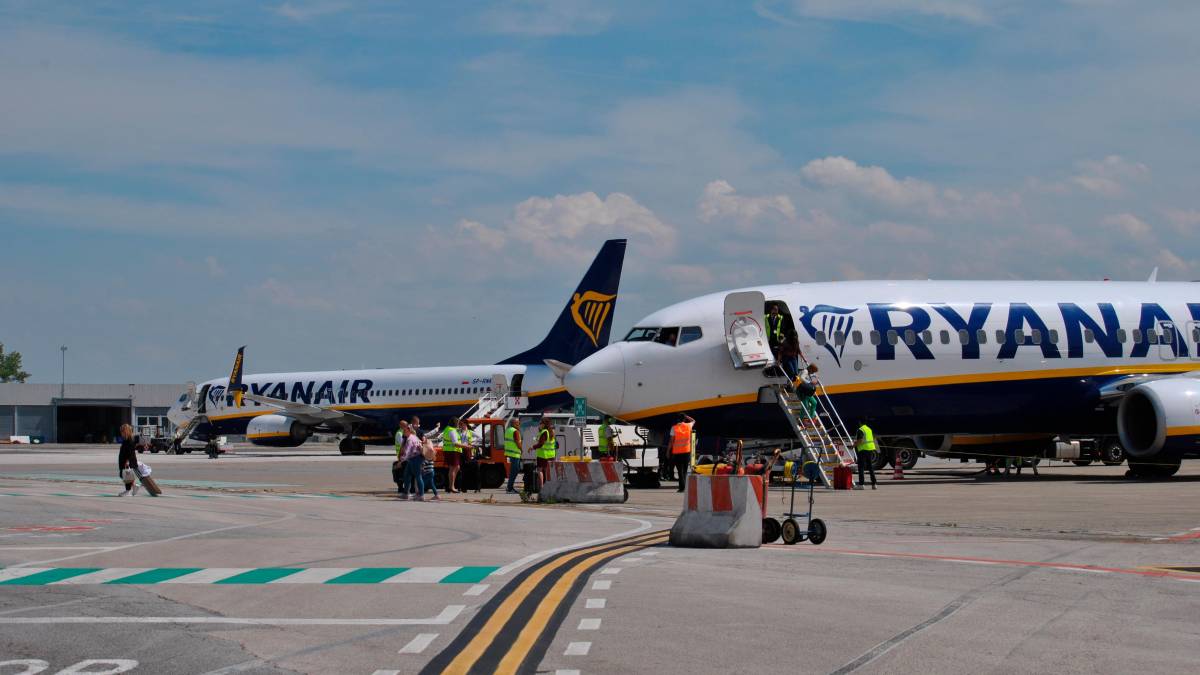 Voli Ryanair da Rimini per Manchester, Colonia e Catania: si parte in estate