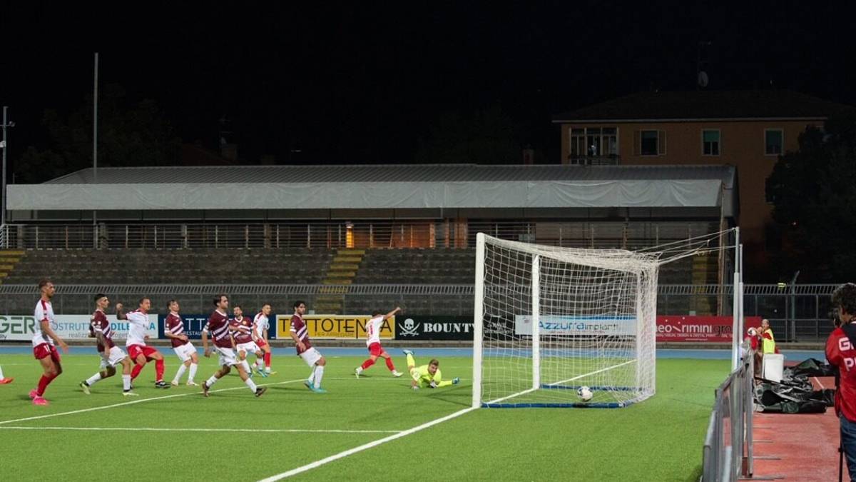 Calcio C, Il Rimini parte con una sconfitta interna con l’Arezzo (1-2). Raimondi: “Nella prima ora dovevamo rischiare di più”