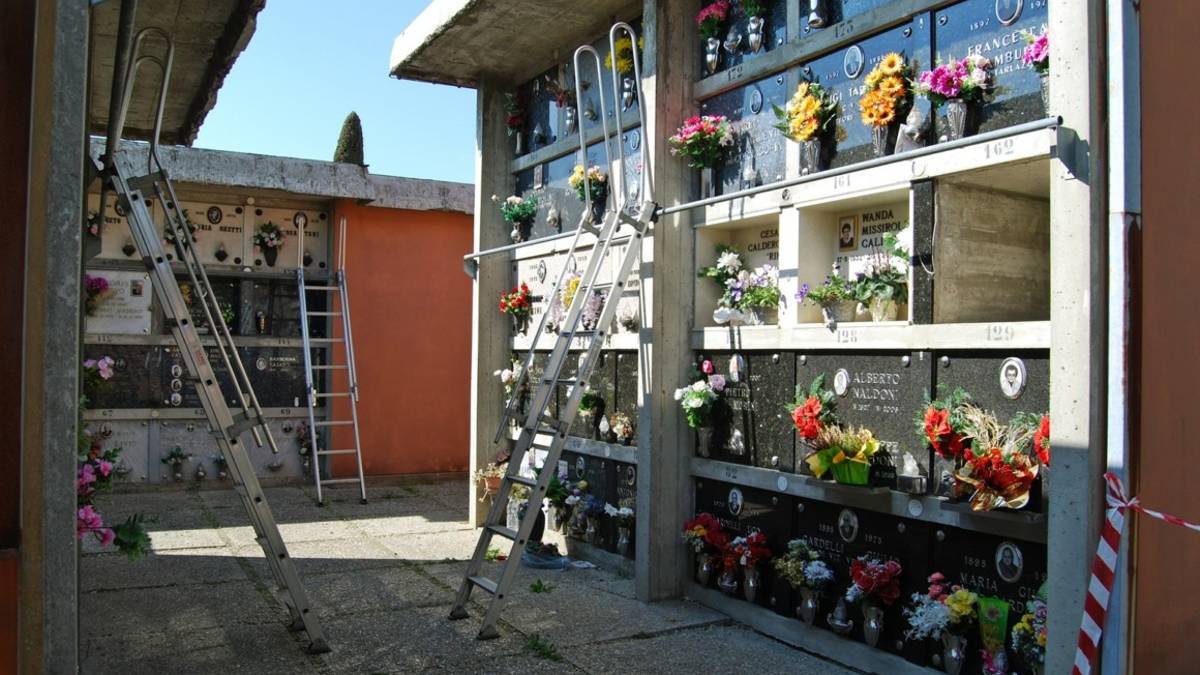 Cotignola, cimiteri sporchi e con l'erba alta, il Comune interrompe i pagamenti alla ditta incaricata