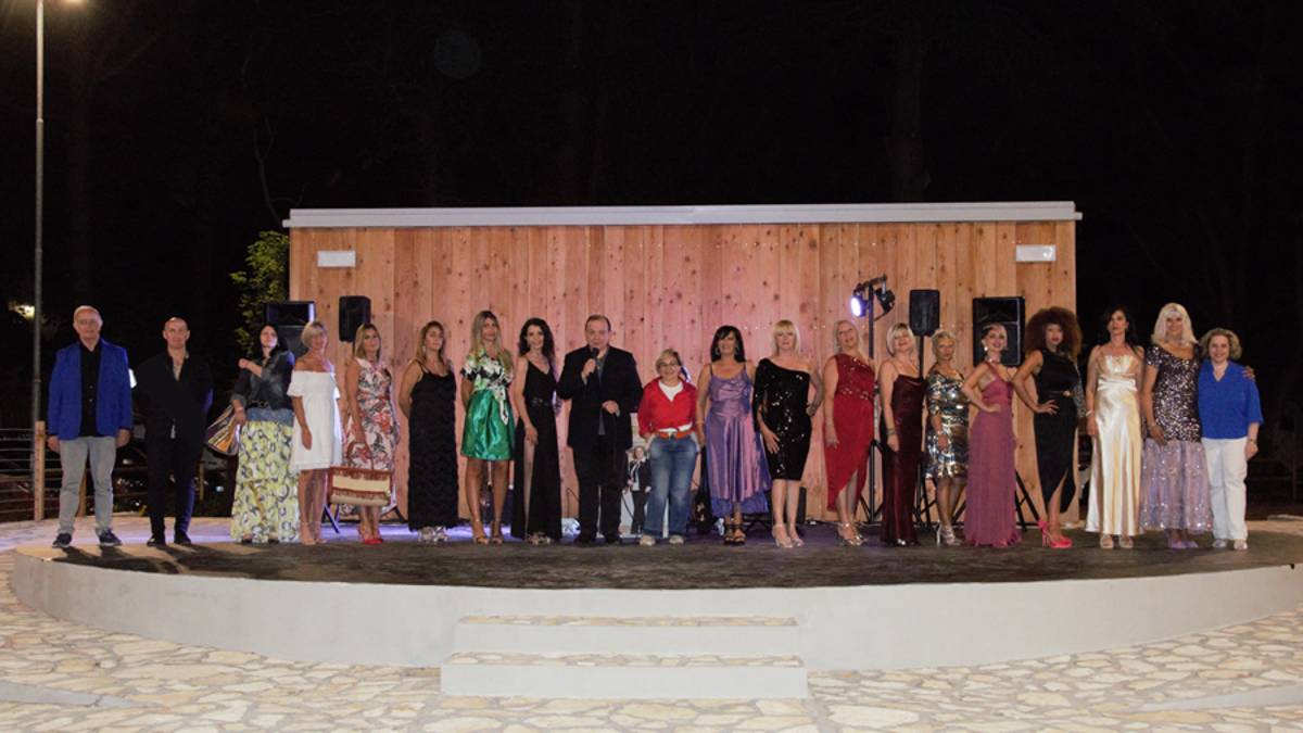 Cesenatico, spettacolo con Miss Mamma al parco Manzoni