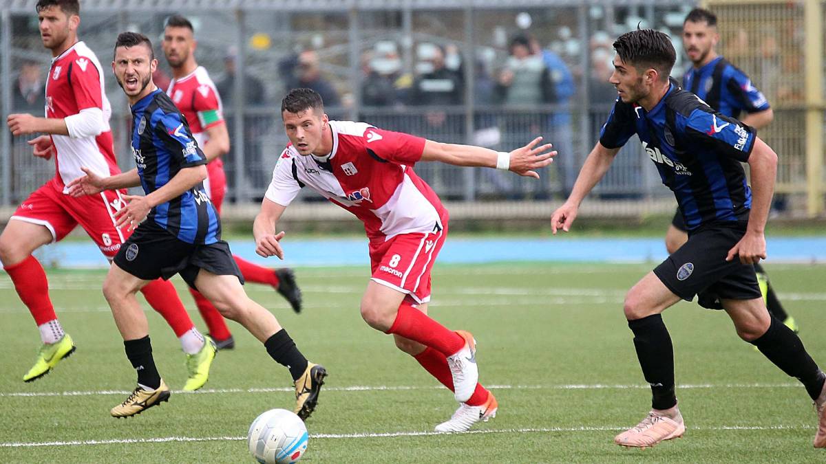 Calcio C, il Rimini lascia libero il centrocampista Variola