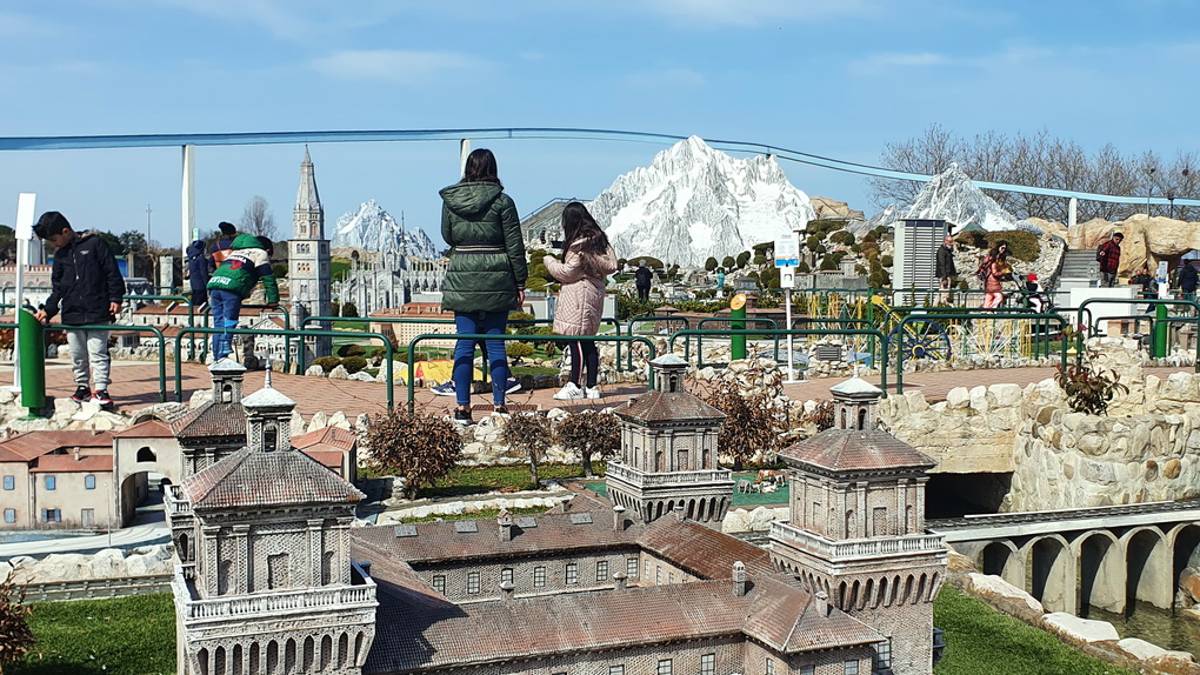 Rimini, primo giorno di apertura per Italia in miniatura