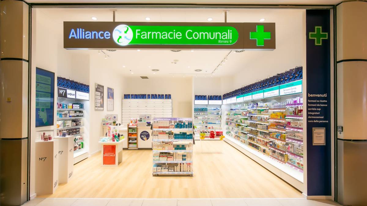 Rimini, alla nuova farmacia delle Befane i medicinali si prenotano con una app