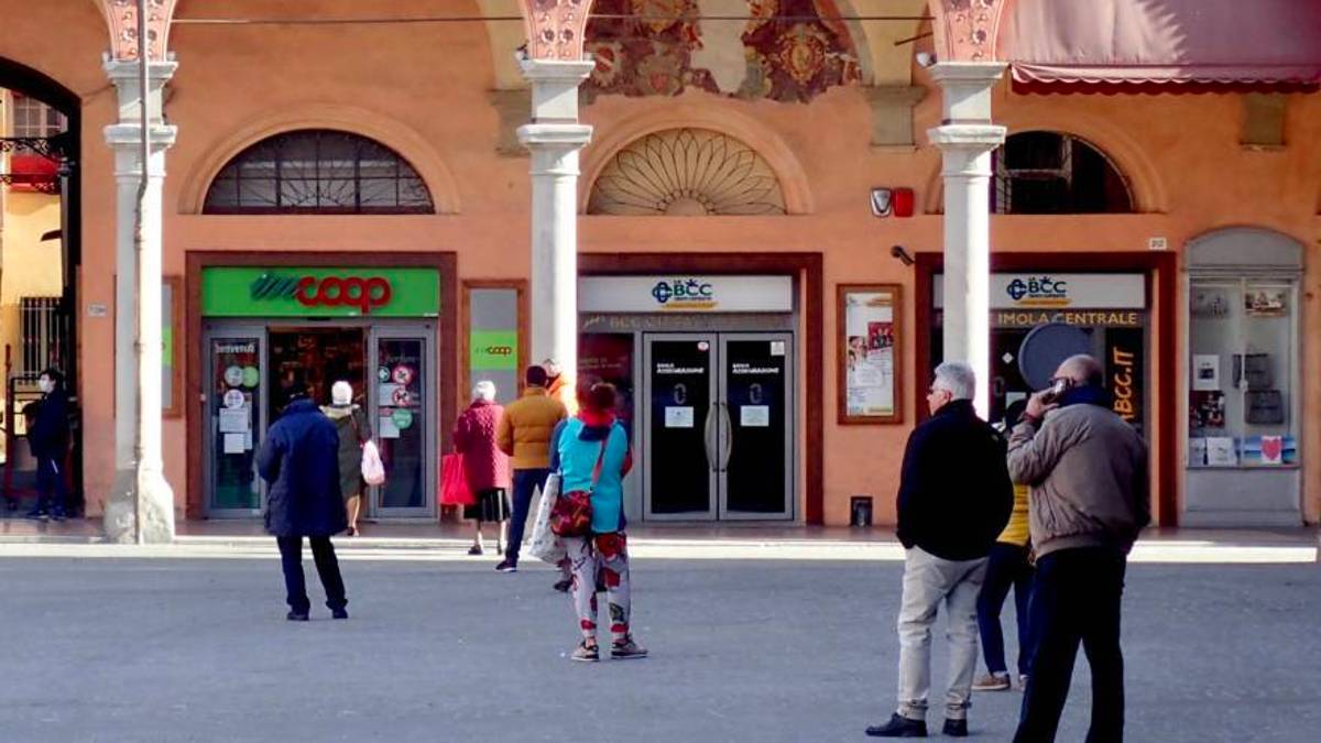 I consigli del Comune di Imola per una spesa più al sicuro dal contagio