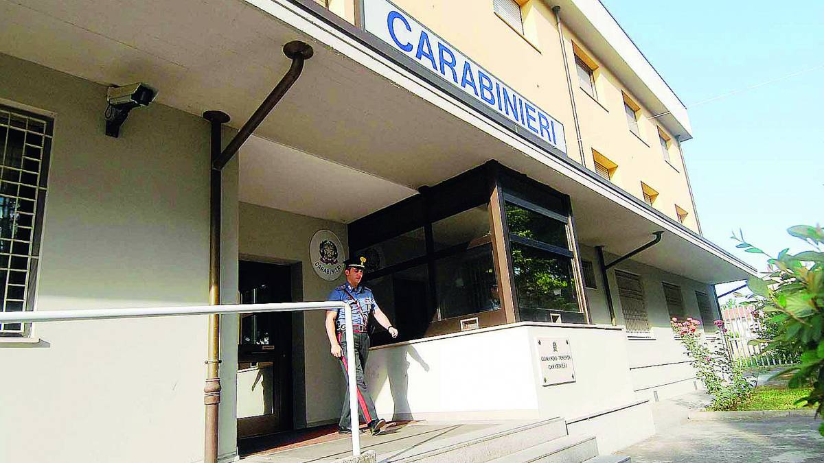 Cattolica. Bandito sfonda la porta della tabaccheria, ruba e scappa