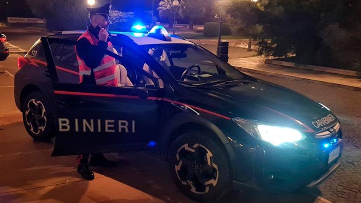 Cesenatico, dopo sorpassi spericolati prova la fuga davanti ai Carabinieri: motociclista denunciato