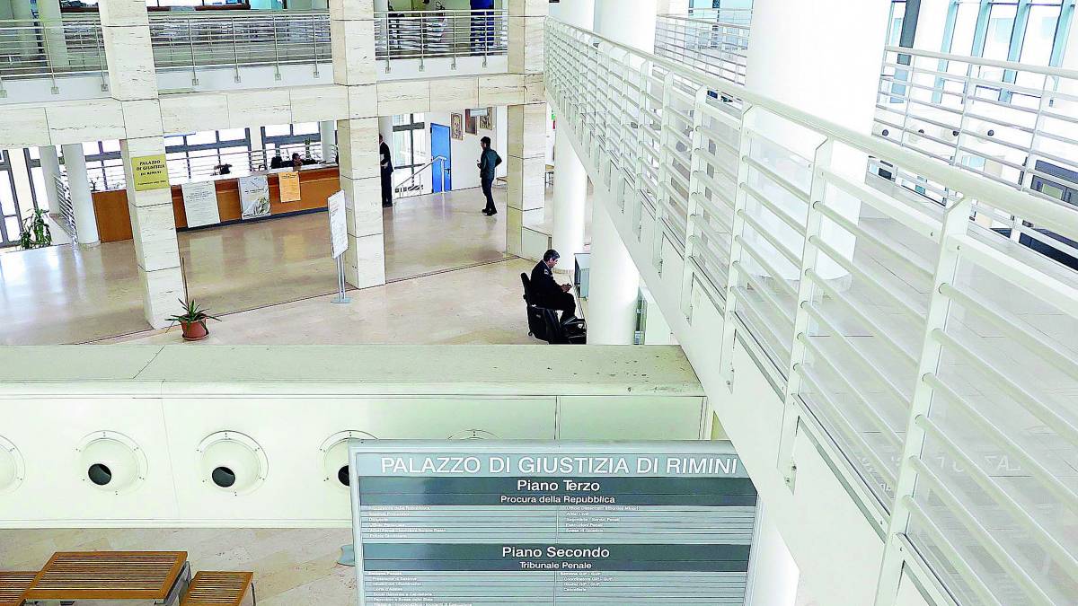 Rimini, violentò minorenne: condannato a 4 anni