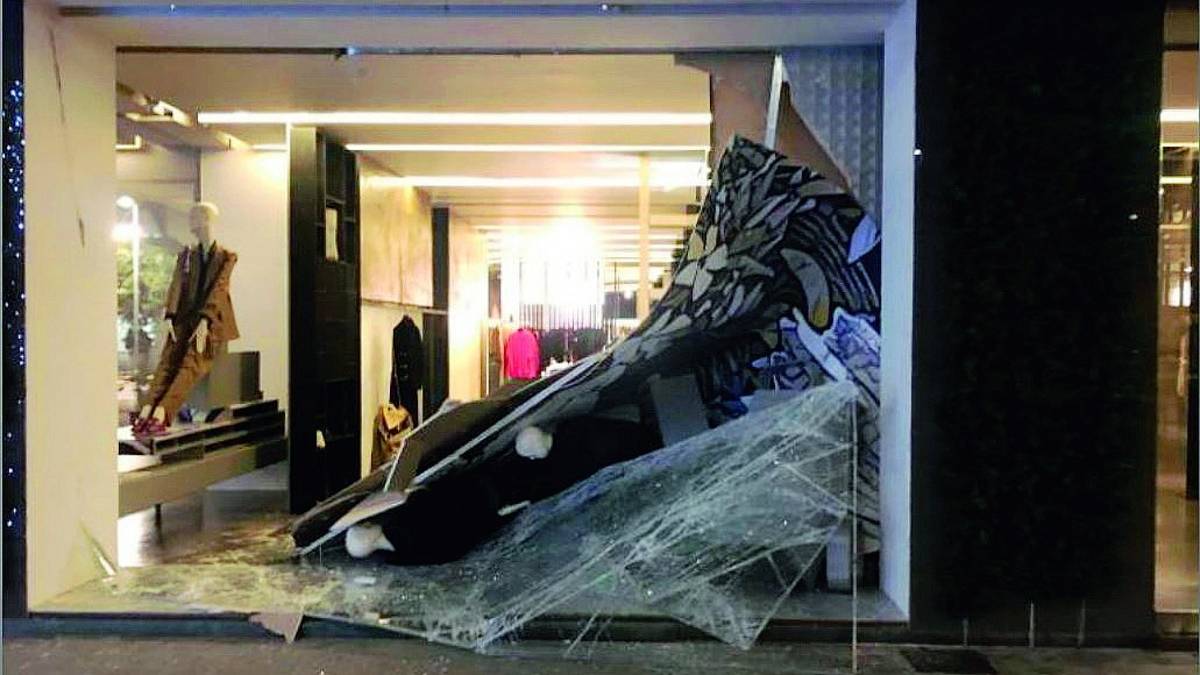 Spaccata alla boutique Gaudenzi a Riccione, colpo da 100mila euro