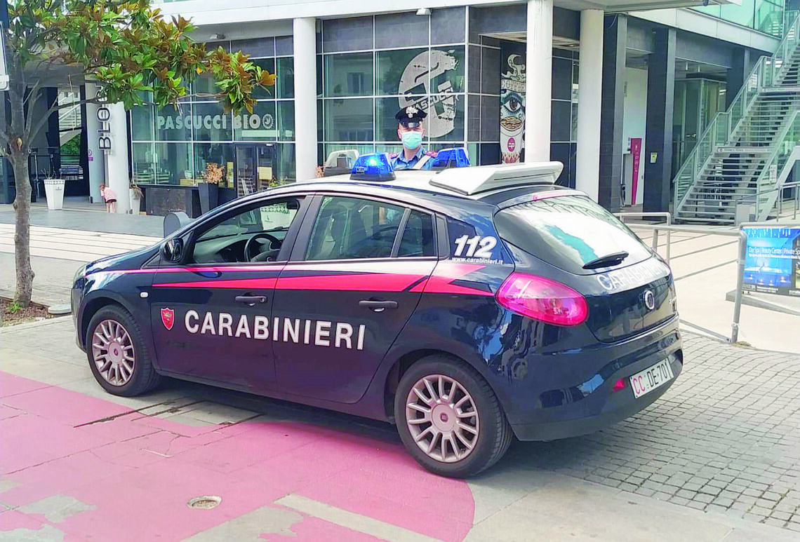 Riccione, truffa delle mascherine due denunciati dai carabinieri