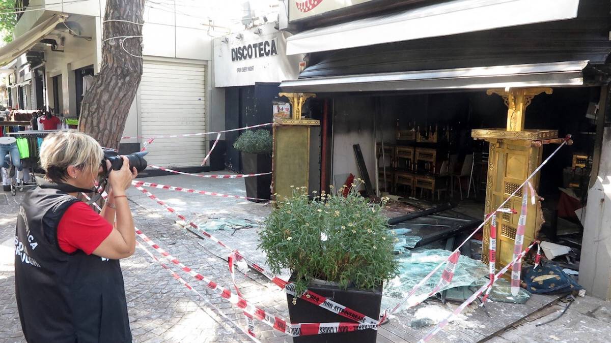 Rimini, pub di Marina centro devastato da un incendio nella notte