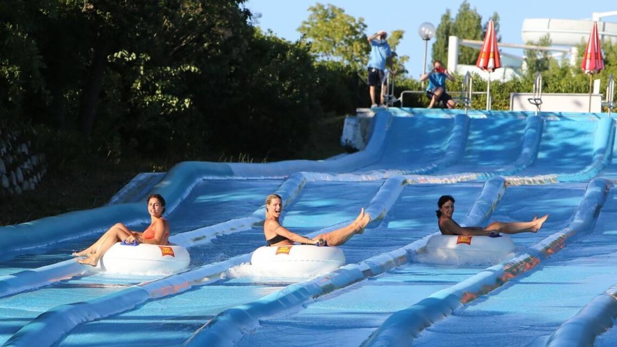 Turismo, appello Regioni: anticipare l'apertura dei parchi a tema