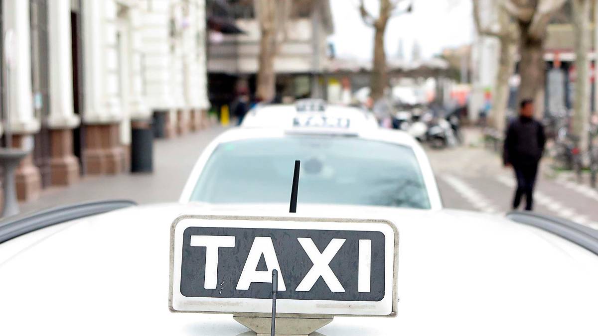 Lavoro a Ravenna, bando per una licenza taxi per trasporto disabili gravi