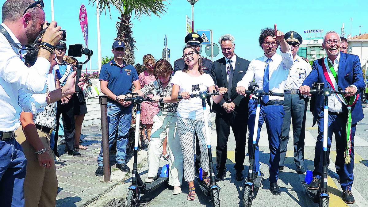 Boom dei monopattini a noleggio a Cattolica, fino a 900 al giorno