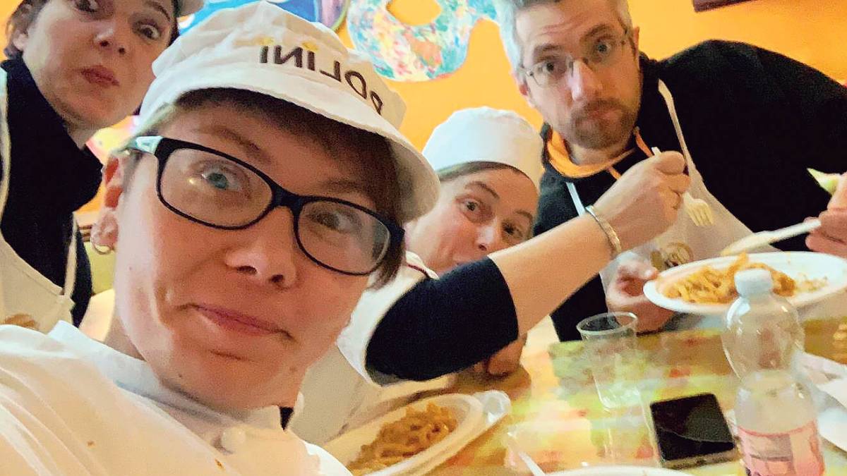 Beneficenza a Bellaria, cappelletti a ruba: 100 chili e 500 piatti in aiuto degli anziani