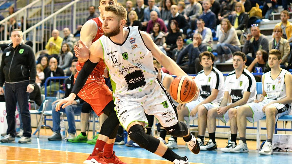 Basket, la Rekico riabbraccia Marco Petrucci