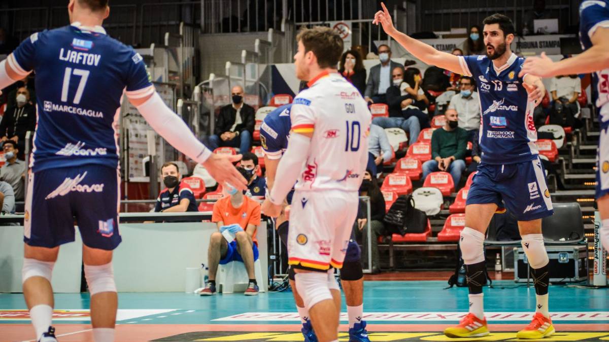 Volley Superlega, la prima Consar sorride a denti stretti