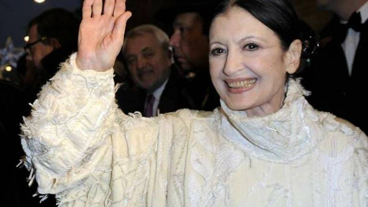 Lugo, una roulotte per camerino: Ci aprì la porta Carla Fracci