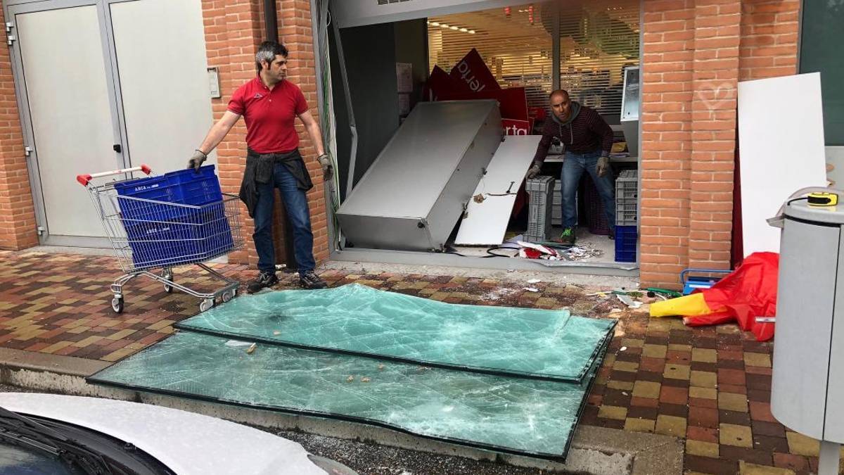 Ravenna, spaccata nella notte al supermercato di via Argirocastro